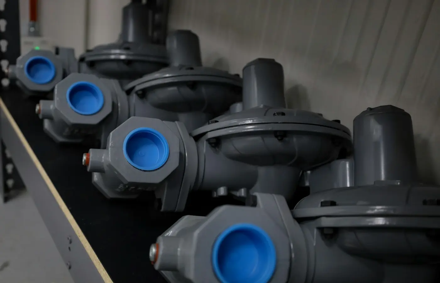 Industrial valve actuator assembly mounted on a valve